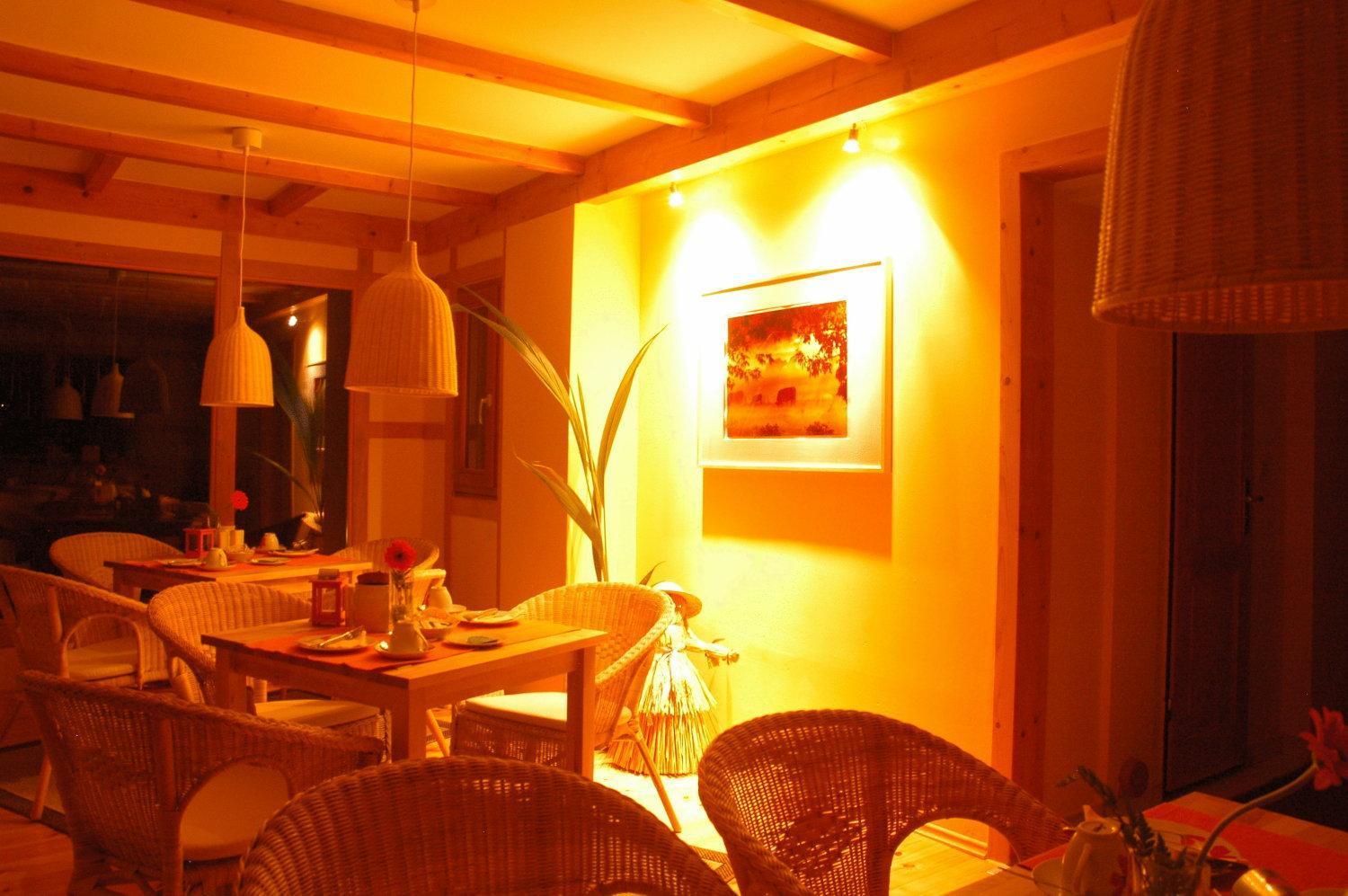 Hotel Garni & Oma'S Heuhotel 'Pension Zur Galerie' Barby Exterior photo